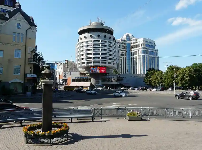 Hotel-Salut
